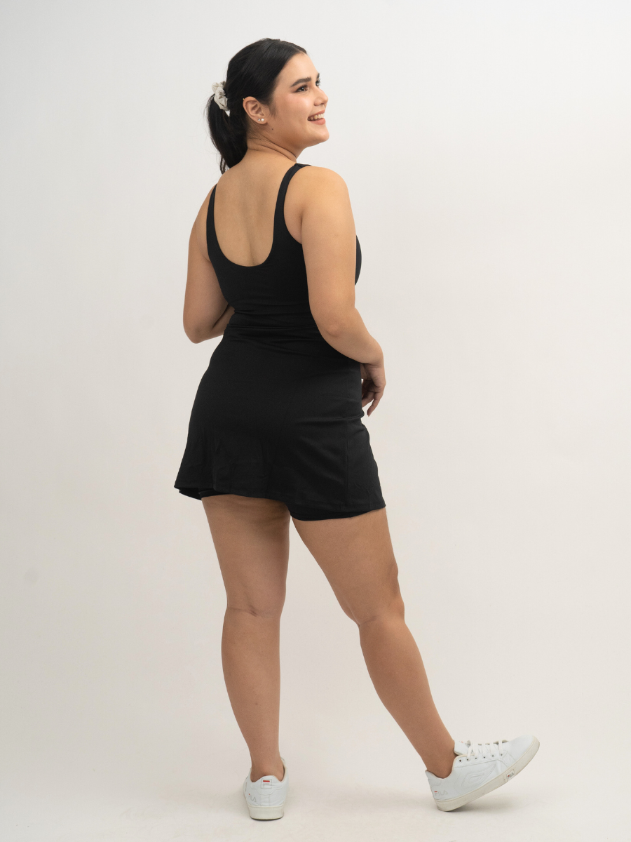 LIGNE DE BASE | Robe de sport avec short intégré